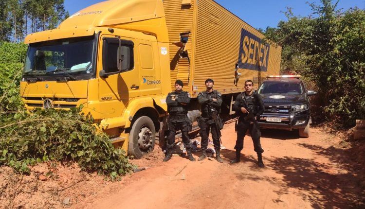 POLÍCIA MILITAR RECUPERA VEÍCULO E CARGA ROUBADOS DOS CORREIOS