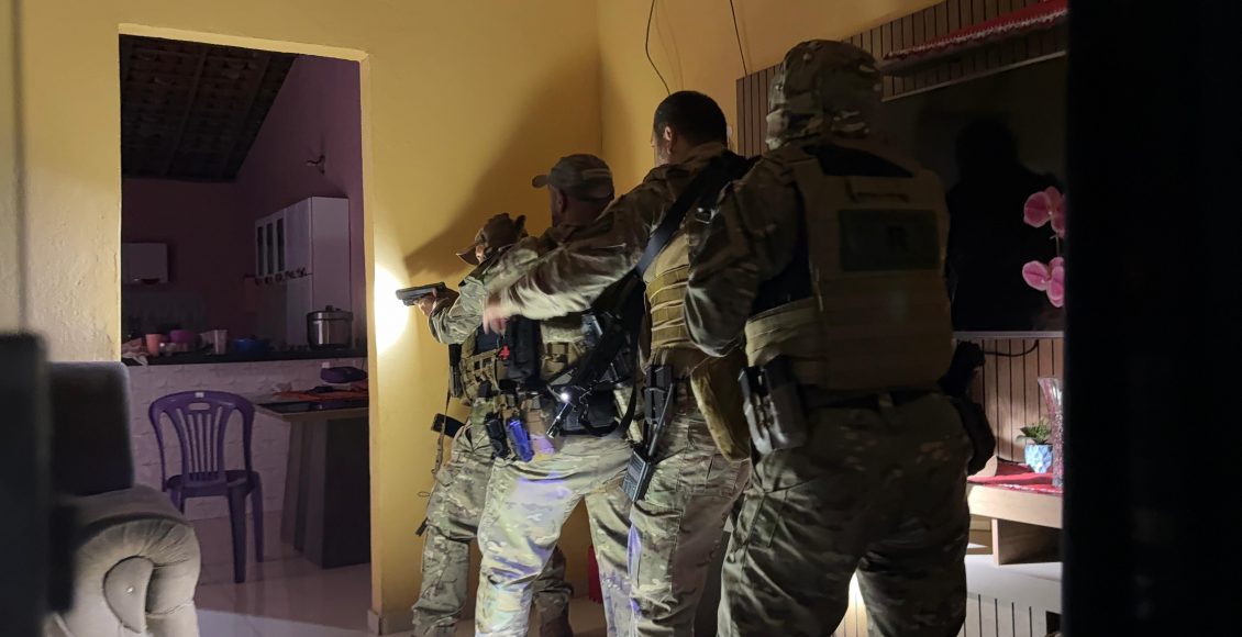 Polícia_civil_prende_suspeitos_de_roubos_de_cargas_17_07_2025_-_004